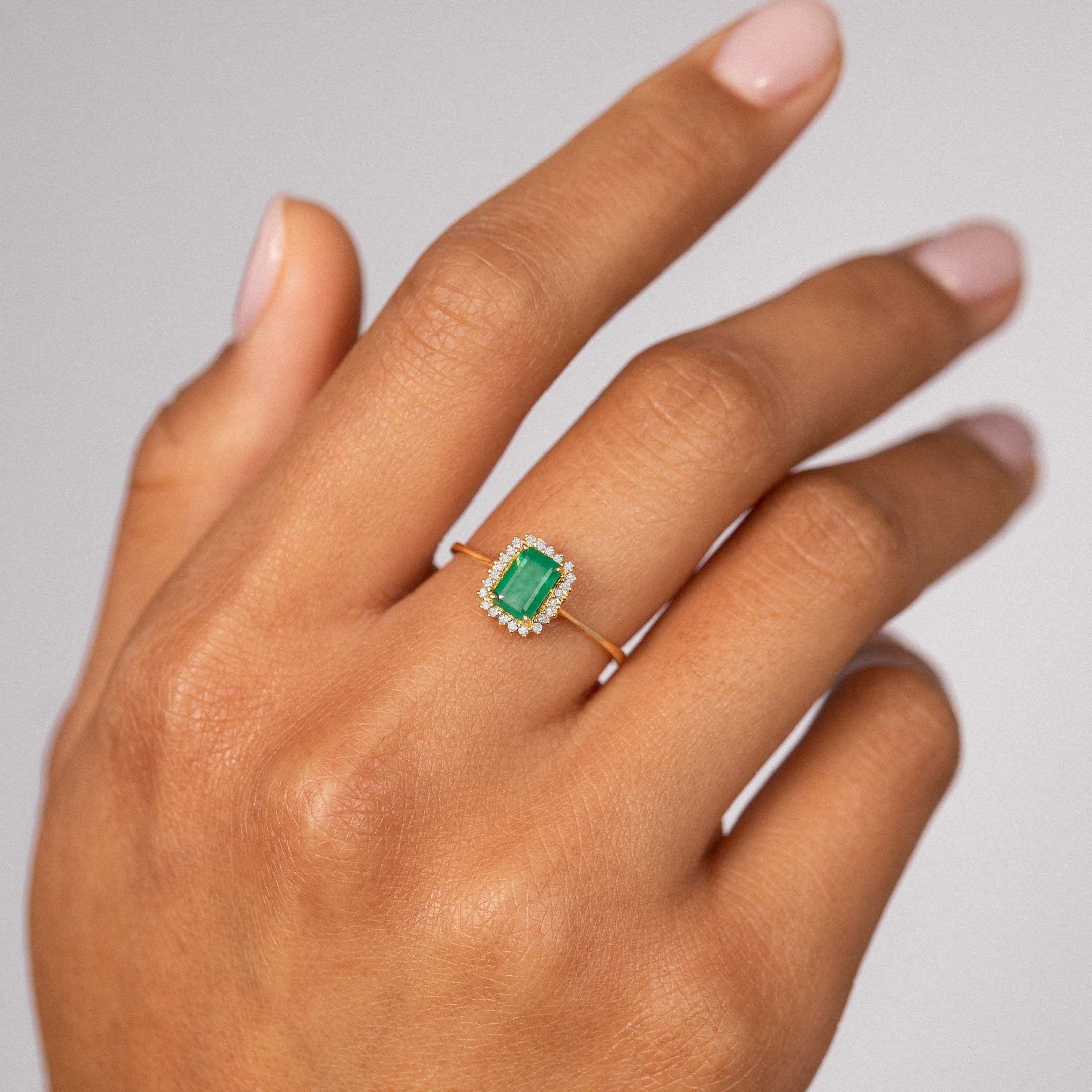 Anillo Esmeraldas y Diamantes antonella Joyerias Breslestor